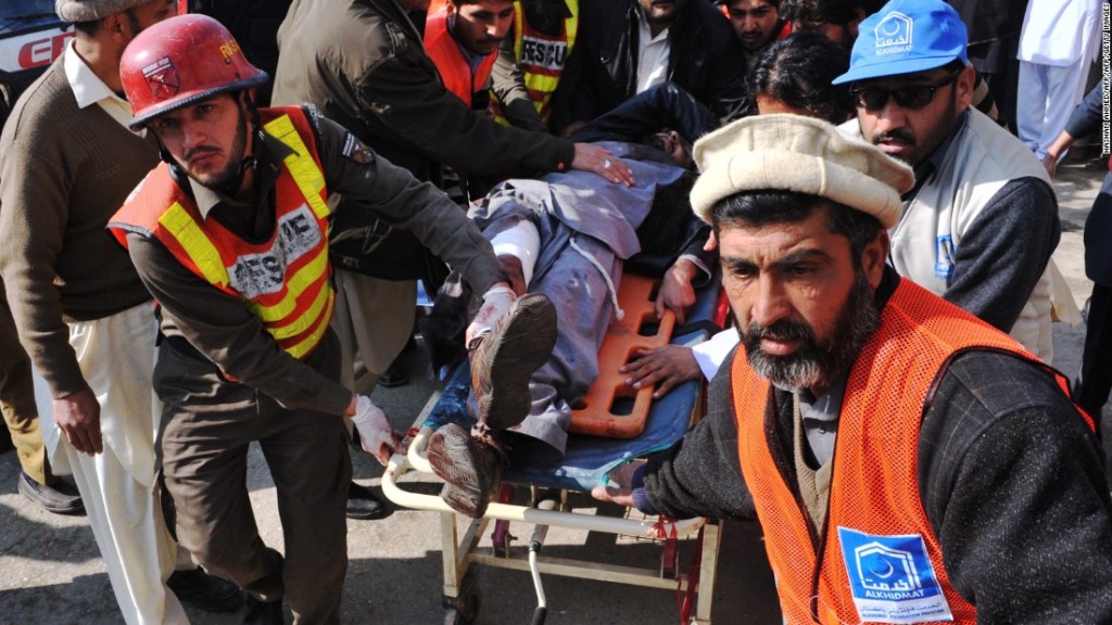 160120160952-pakistan-charsadda-injured-0120-5-super-169